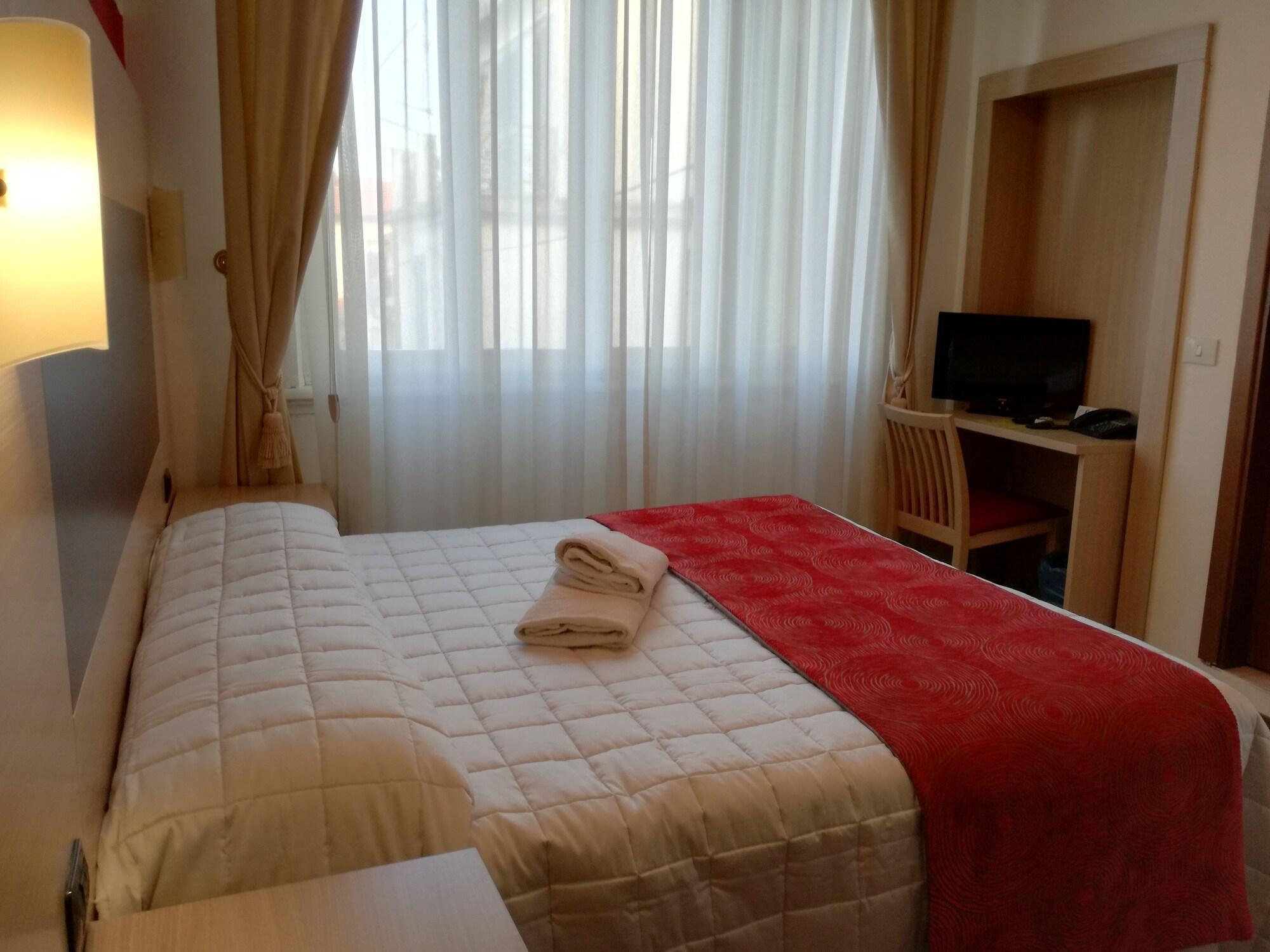 Hotel Playa Viareggio Bagian luar foto
