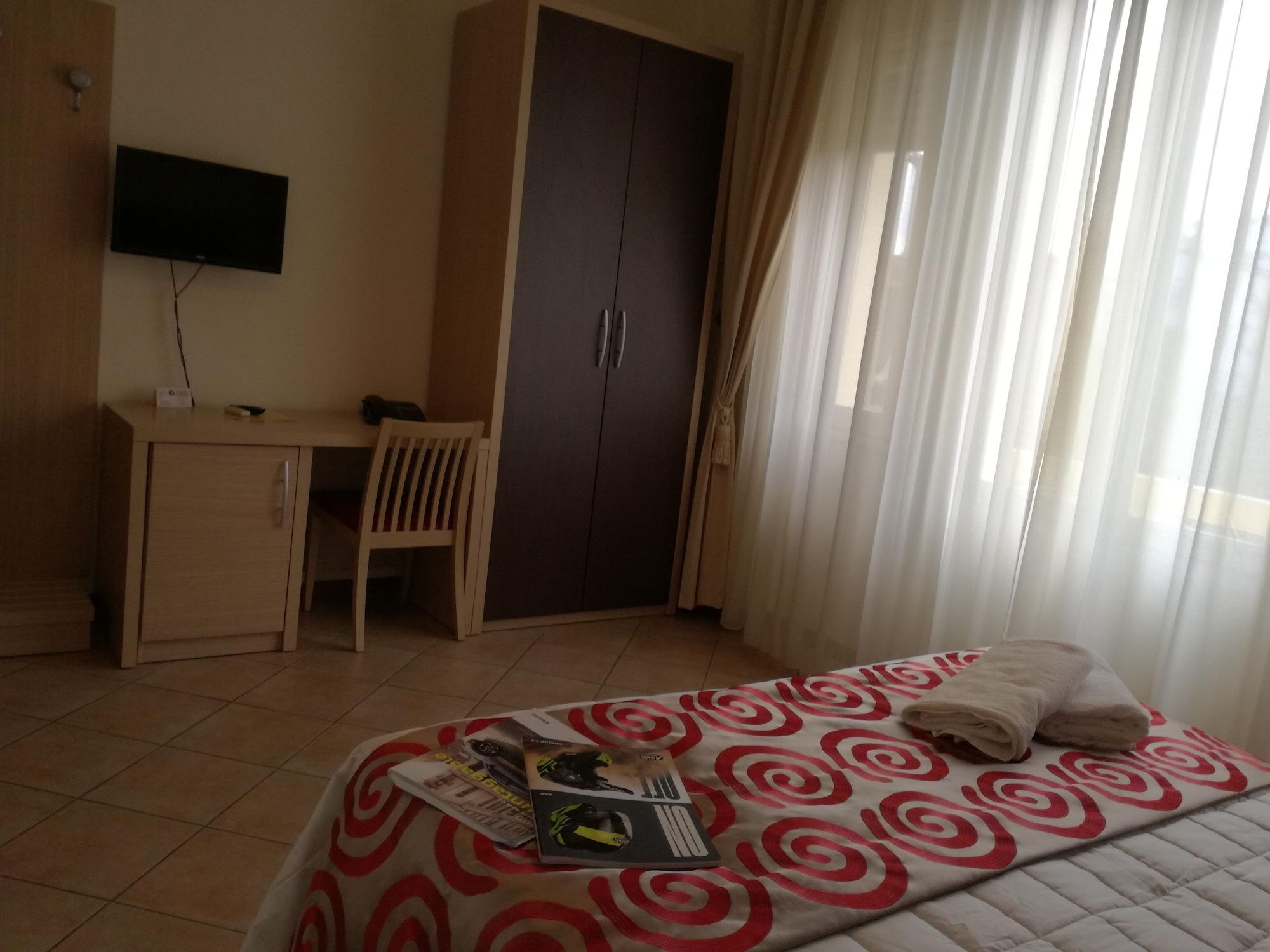 Hotel Playa Viareggio Bagian luar foto