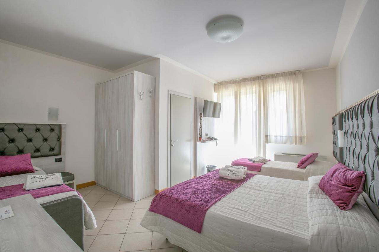 Hotel Playa Viareggio Bagian luar foto