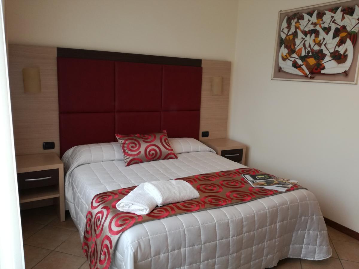 Hotel Playa Viareggio Bagian luar foto