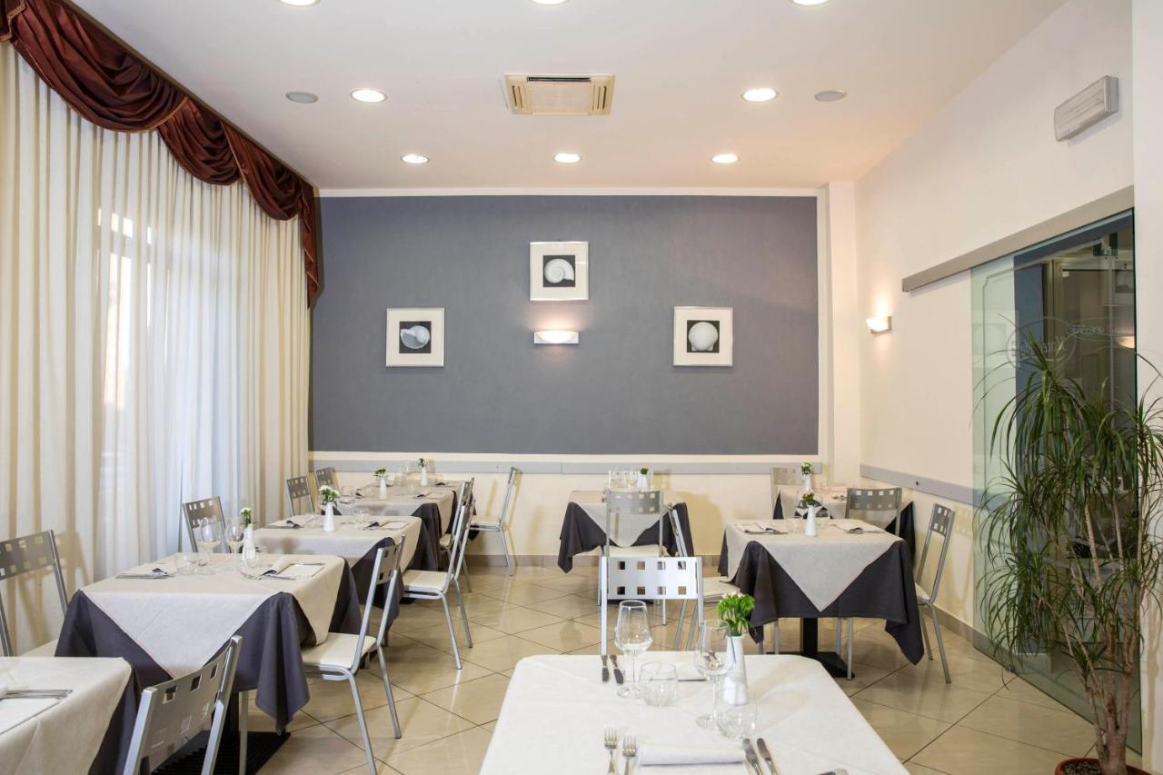 Hotel Playa Viareggio Bagian luar foto