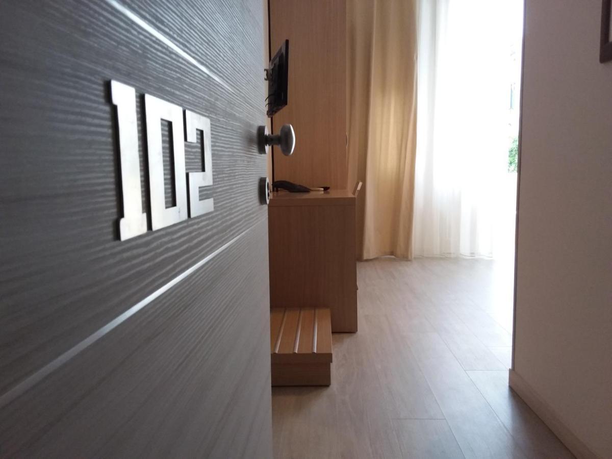 Hotel Playa Viareggio Bagian luar foto